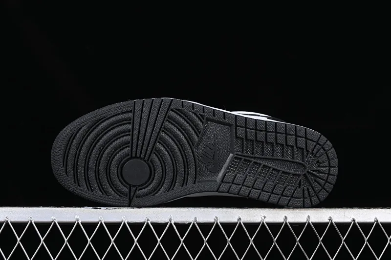 All categories Air Jordan Jordan series basketball shoes Air Jordan 1 Low Z version Air Jordan 1 Low "White and Black" AJ1 Joe 1 white and black color matching low-top cultural casual sneakers 553558-132
